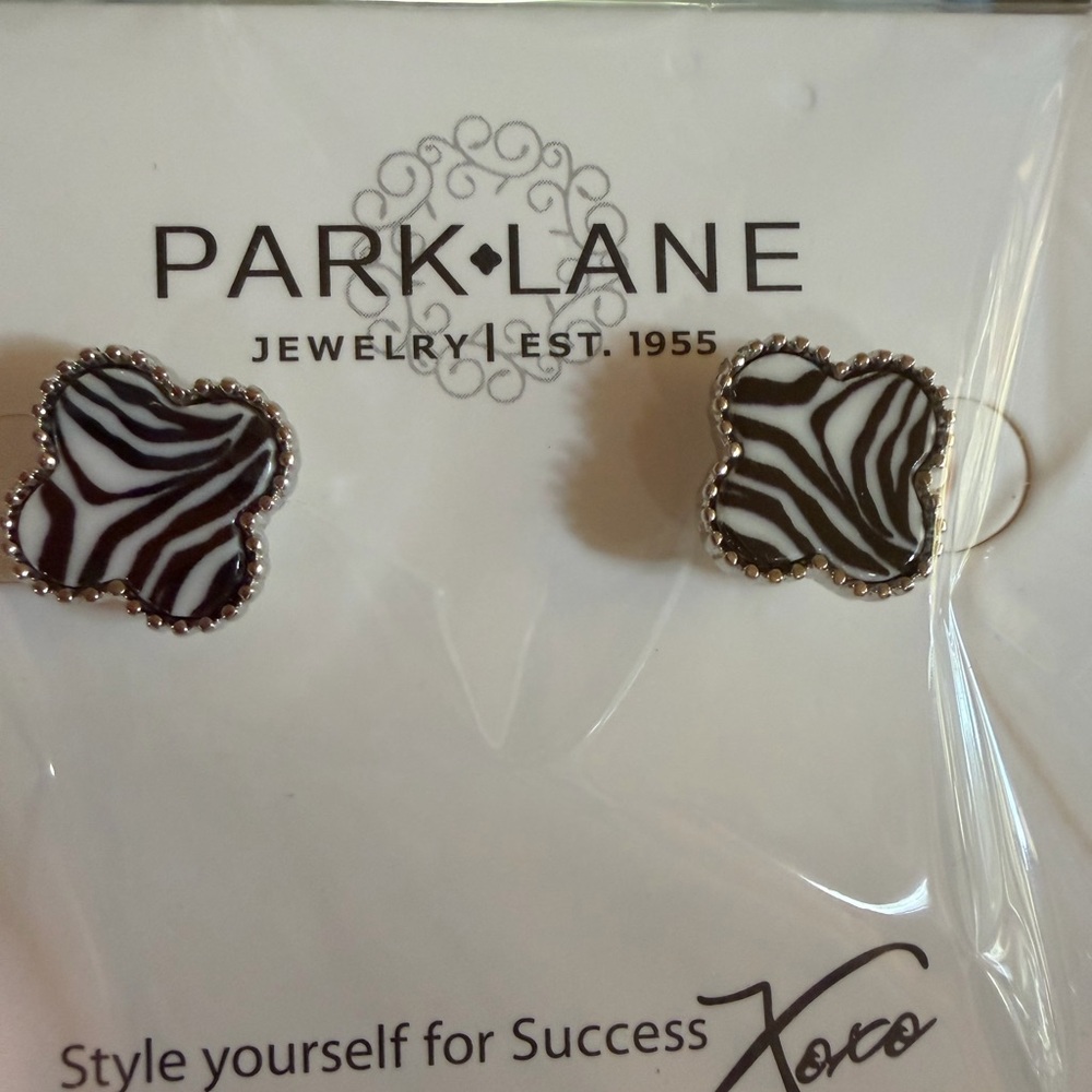 Park Lane - Icon Zebra Print Clover Shaped Earrings - Picture 3 of 6